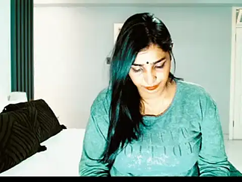 apishkagalmon online show from October 17, 8:11 pm