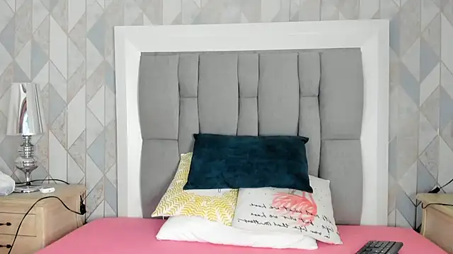 Princsgirl  online show from January 15, 7:28 pm