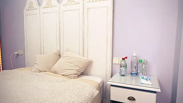 new dee online show from March 22, 9:13 am