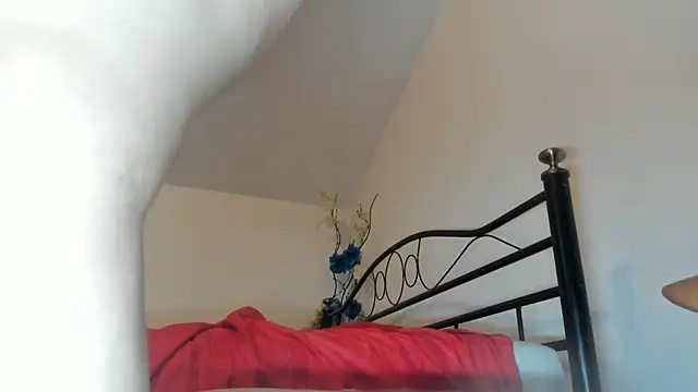 Snapshot of simona_butterfly chatting on March 11, 10:38 pm simona butterfly online show from March 11, 10:38 pm