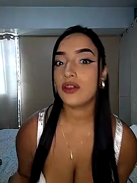 Snapshot of Shantal_Lovee chatting on April 29, 1:15 pm Shantal Lovee online show from April 29, 1:15 pm