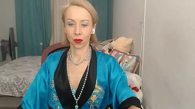 LuxuryNika online show from February 8, 2:38 pm