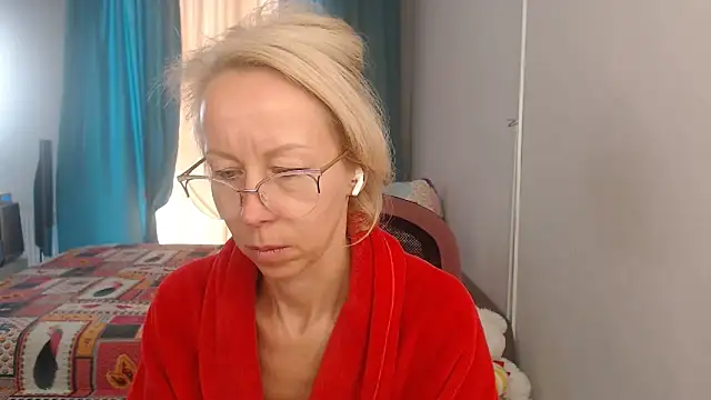 LuxuryNika online show from September 15, 7:52 am