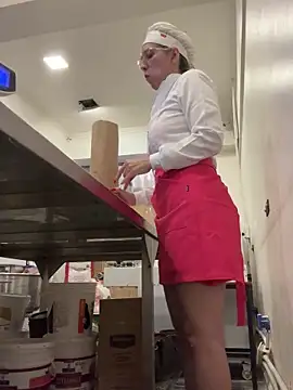 Gatitacarlita online show from December 23, 6:27 pm