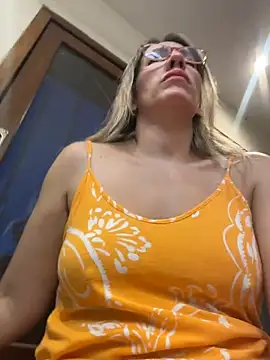 Snapshot of Gatitacarlita chatting on December 20, 10:50 pm Gatitacarlita online show from December 20, 10:50 pm