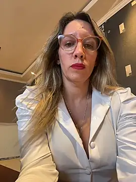 Snapshot of Gatitacarlita chatting on February 27, 5:46 pm Gatitacarlita online show from February 27, 5:46 pm