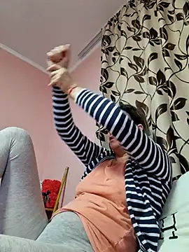 IsabelleCraft online show from March 6, 7:03 am