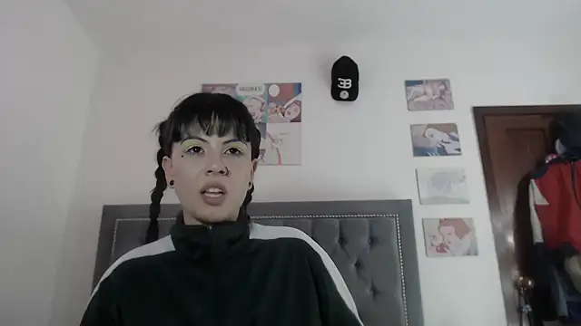 dulce maria x online show from December 28, 10:55 pm