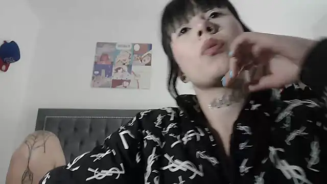 dulce maria x online show from February 26, 1:00 am