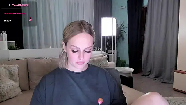 Libby Nora online show from December 7, 2:46 pm