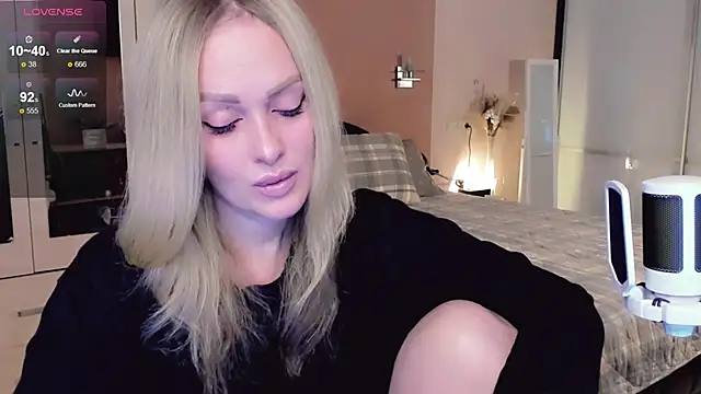 Libby Nora online show from November 11, 10:26 am