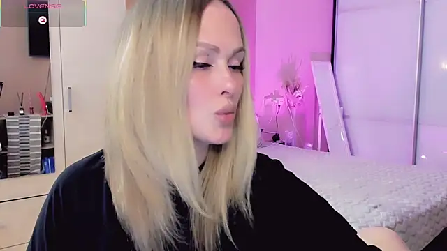 Snapshot of Libby_Nora chatting on May 9, 11:37 am Libby Nora online show from May 9, 11:37 am