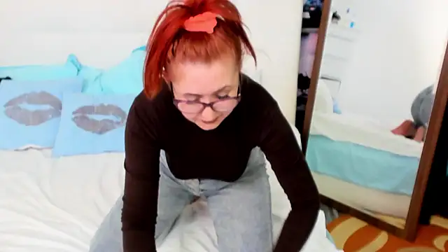 Snapshot of IvyHotFoxy chatting on March 18, 8:59 pm IvyHotFoxy online show from March 18, 8:59 pm