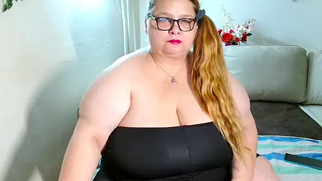 sexymollig online show from December 13, 2:16 pm