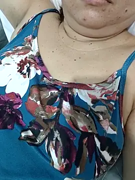 XXLorie 02 online show from October 29, 11:06 pm