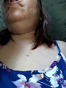 XXLorie 02 online show from April 15, 2:40 am