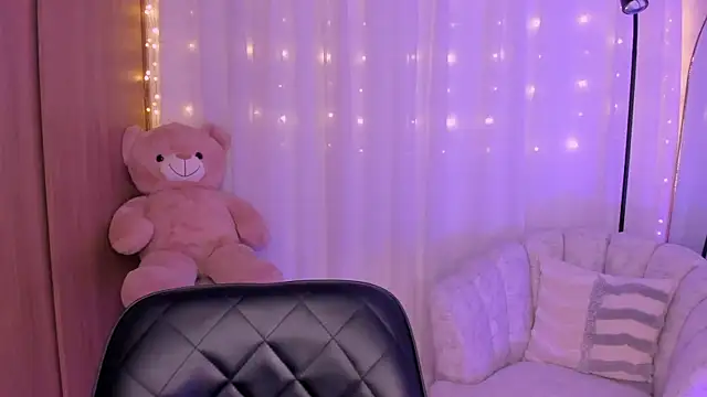 AmyDavis  online show from September 8, 11:37 pm