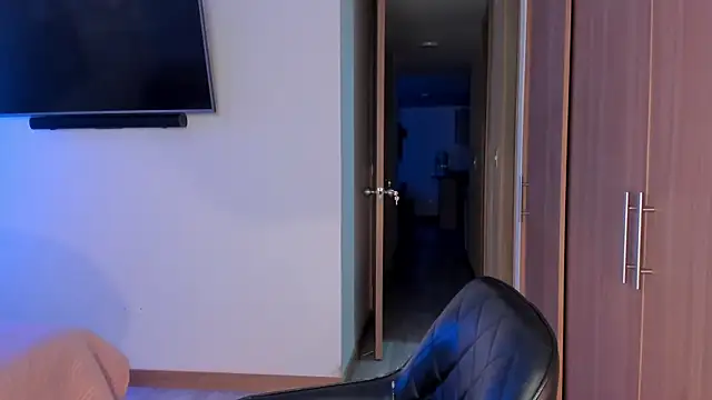 Snapshot of AmyDavis_ chatting on August 4, 11:51 pm AmyDavis online show from August 4, 11:51 pm