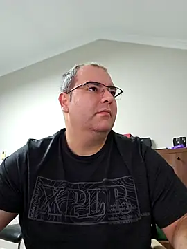 Andrew1900529 online show from November 3, 5:31 am