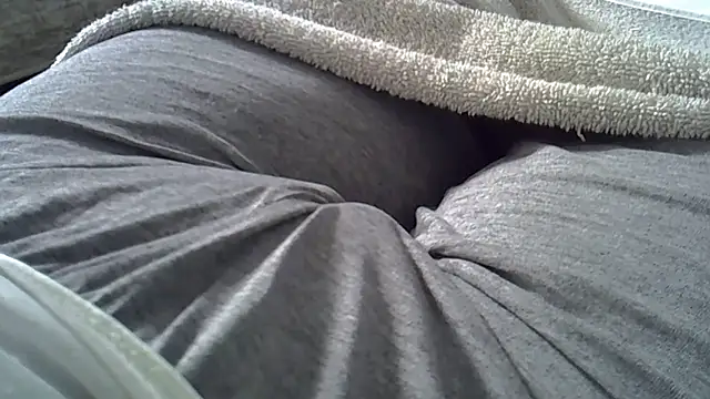 Snapshot of perescam chatting on February 6, 3:37 pm perescam online show from February 6, 3:37 pm