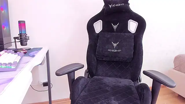 SkyqueenI online show from September 19, 8:16 am