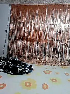 Snapshot of LUNAdeMARTE chatting on February 6, 4:06 am LUNAdeMARTE online show from February 6, 4:06 am