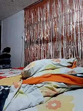 Snapshot of LUNAdeMARTE chatting on February 14, 1:57 am LUNAdeMARTE online show from February 14, 1:57 am