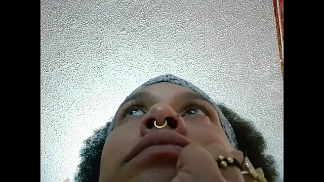 Snapshot of LUNAdeMARTE chatting on February 20, 2:30 am LUNAdeMARTE online show from February 20, 2:30 am