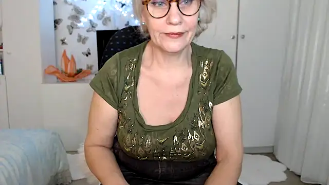 Ghertrude52 online show from February 21, 4:29 am