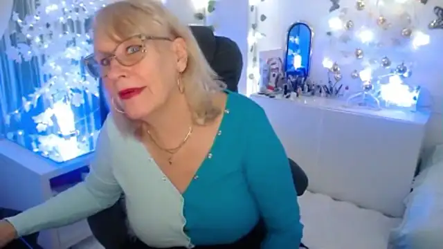 Ghertrude52 online show from January 7, 4:04 am