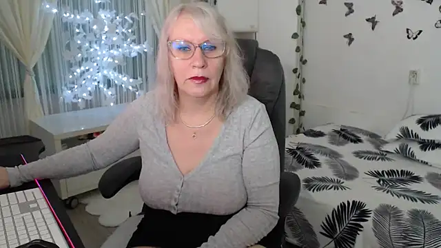 Ghertrude52 online show from March 23, 5:22 am