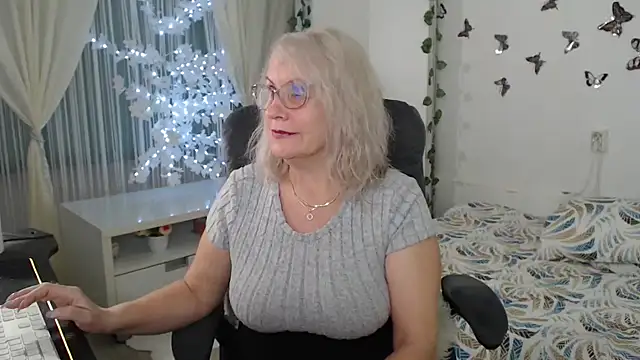 Ghertrude52 online show from March 29, 4:45 am