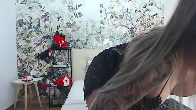 RoseDiamond06 online show from April 2, 9:23 pm