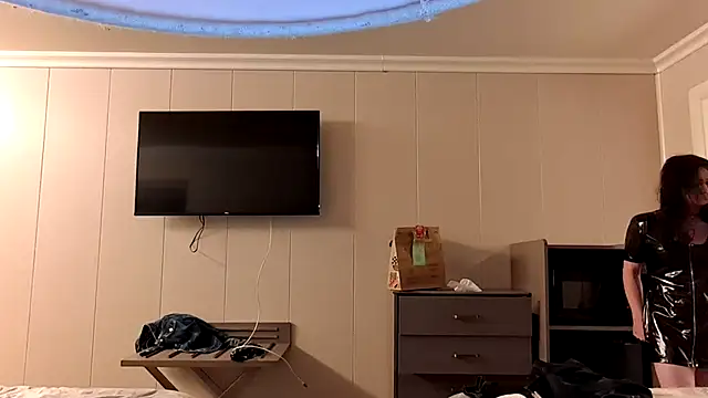 Snapshot of AerobicSleeve chatting on December 14, 5:35 am AerobicSleeve online show from December 14, 5:35 am