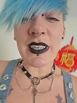 Snapshot of PinkTheHawk chatting on December 1, 9:26 pm PinkTheHawk online show from December 1, 9:26 pm