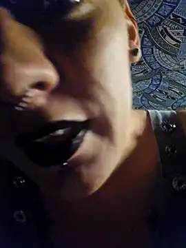 Snapshot of PinkTheHawk chatting on December 26, 9:11 am PinkTheHawk online show from December 26, 9:11 am