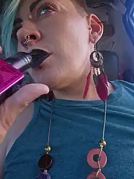 Snapshot of PinkTheHawk chatting on January 12, 6:39 am PinkTheHawk online show from January 12, 6:39 am