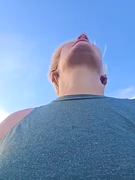 Snapshot of PinkTheHawk chatting on March 14, 5:59 am PinkTheHawk online show from March 14, 5:59 am