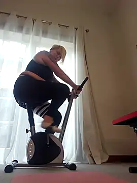 PinkTheHawk online show from January 11, 10:26 pm