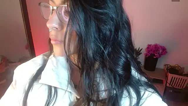 Snapshot of karlavittar chatting on October 14, 2:18 pm karlavittar online show from October 14, 2:18 pm