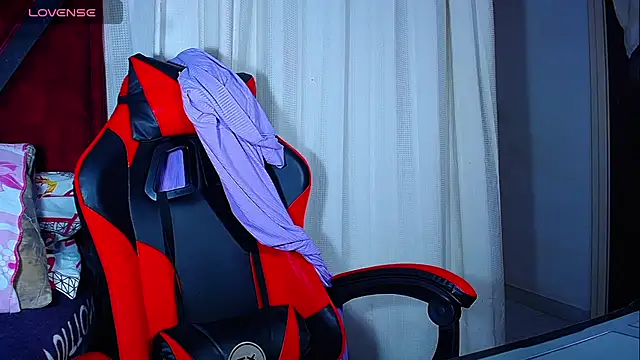 DanisaBrown online show from December 5, 2:03 pm