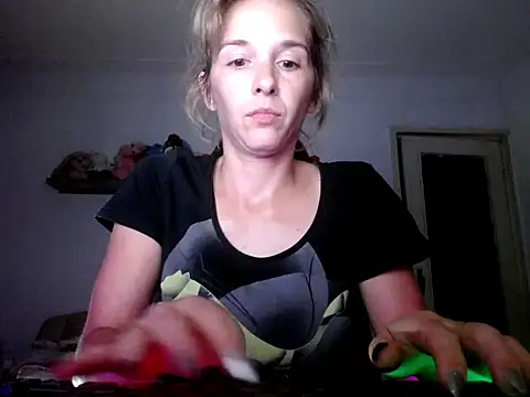 Snapshot of SexxyLety chatting on September 13, 7:46 pm SexxyLety online show from September 13, 7:46 pm