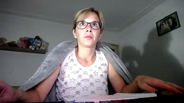 Snapshot of SexxyLety chatting on September 28, 7:30 pm SexxyLety online show from September 28, 7:30 pm