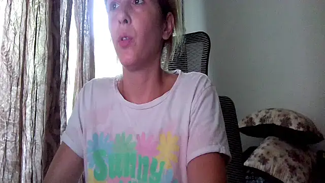 Snapshot of SexxyLety chatting on June 27, 12:22 pm SexxyLety online show from June 27, 12:22 pm