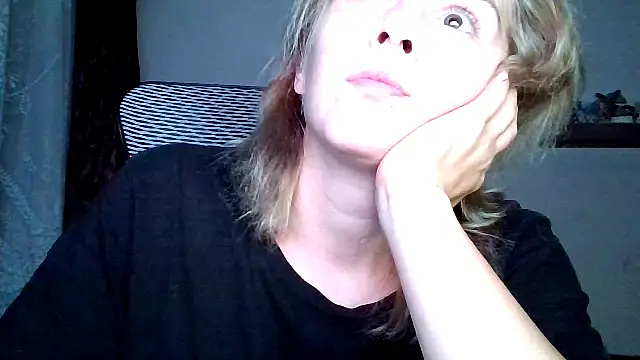 Snapshot of SexxyLety chatting on July 12, 9:39 pm SexxyLety online show from July 12, 9:39 pm