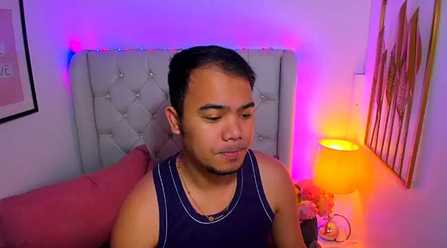 Snapshot of AsianZero chatting on February 1, 6:21 am AsianZero online show from February 1, 6:21 am