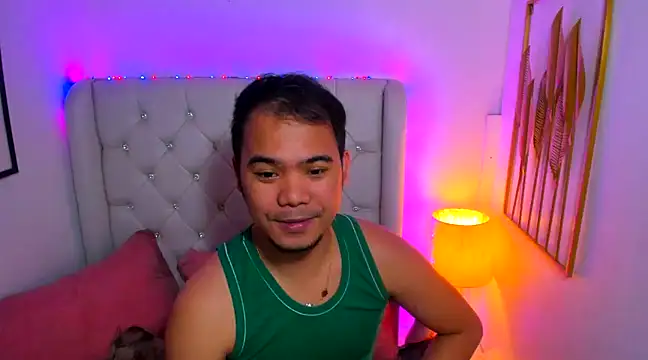 Snapshot of AsianZero chatting on February 2, 10:02 am AsianZero online show from February 2, 10:02 am