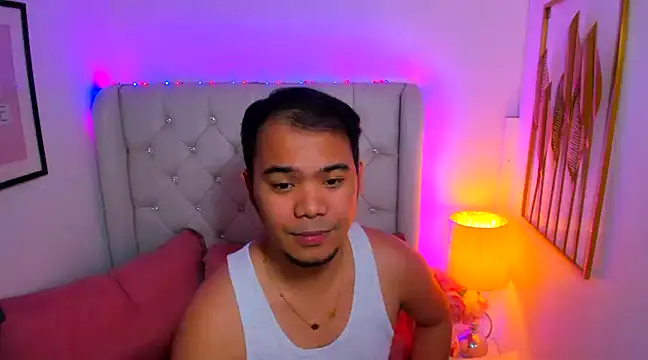 Snapshot of AsianZero chatting on February 2, 8:08 pm AsianZero online show from February 2, 8:08 pm