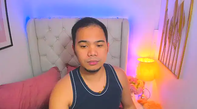 Snapshot of AsianZero chatting on February 5, 5:20 pm AsianZero online show from February 5, 5:20 pm