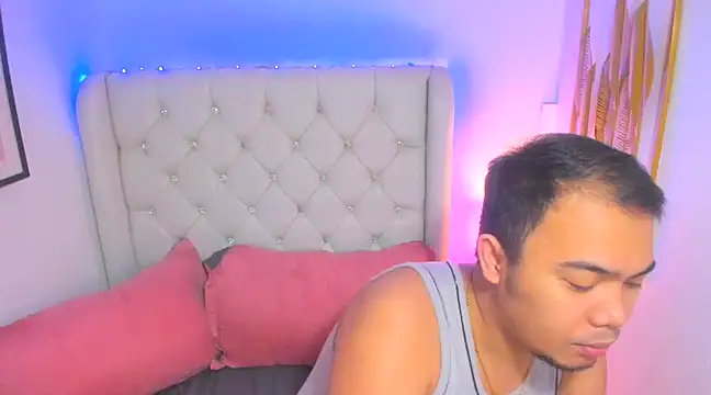 Snapshot of AsianZero chatting on February 6, 5:30 pm AsianZero online show from February 6, 5:30 pm